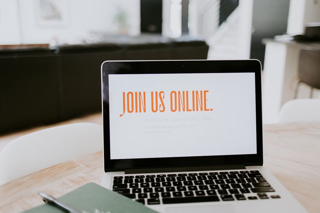 watching-church-services-online-instead-of-attending-in-person-remains-popular-poll-finds watching-church-services-online-instead-of-attending-in-person-remains-popular-poll-finds