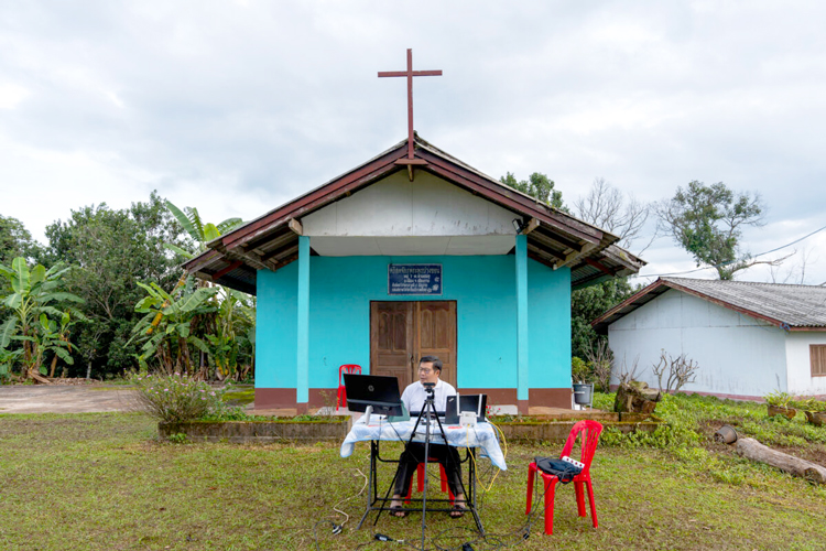 revival-among-the-hmong-300-000-animists-turn-to-christ