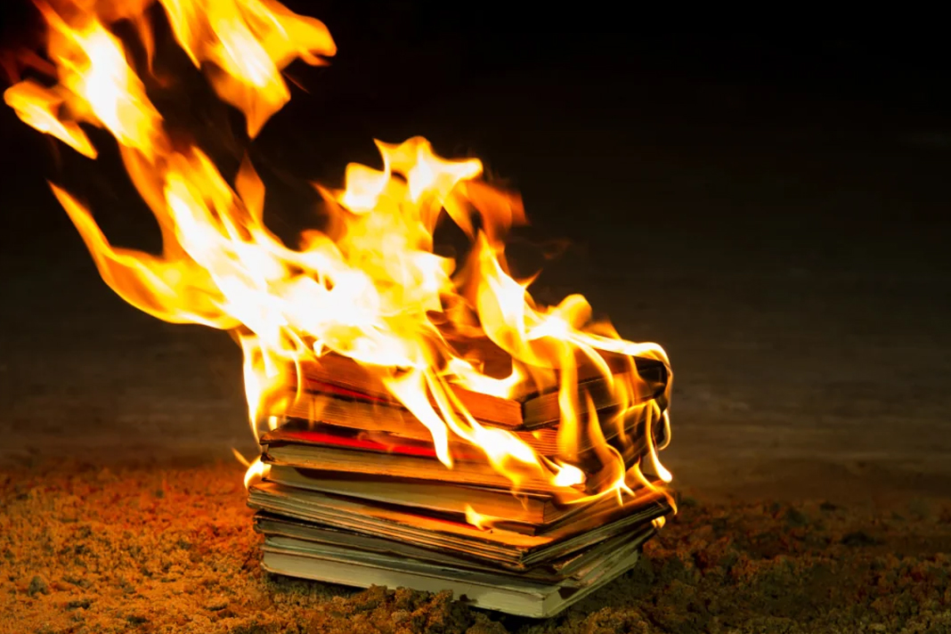 pray-with-us-bibles-are-being-burned pray-with-us-bibles-are-being-burned