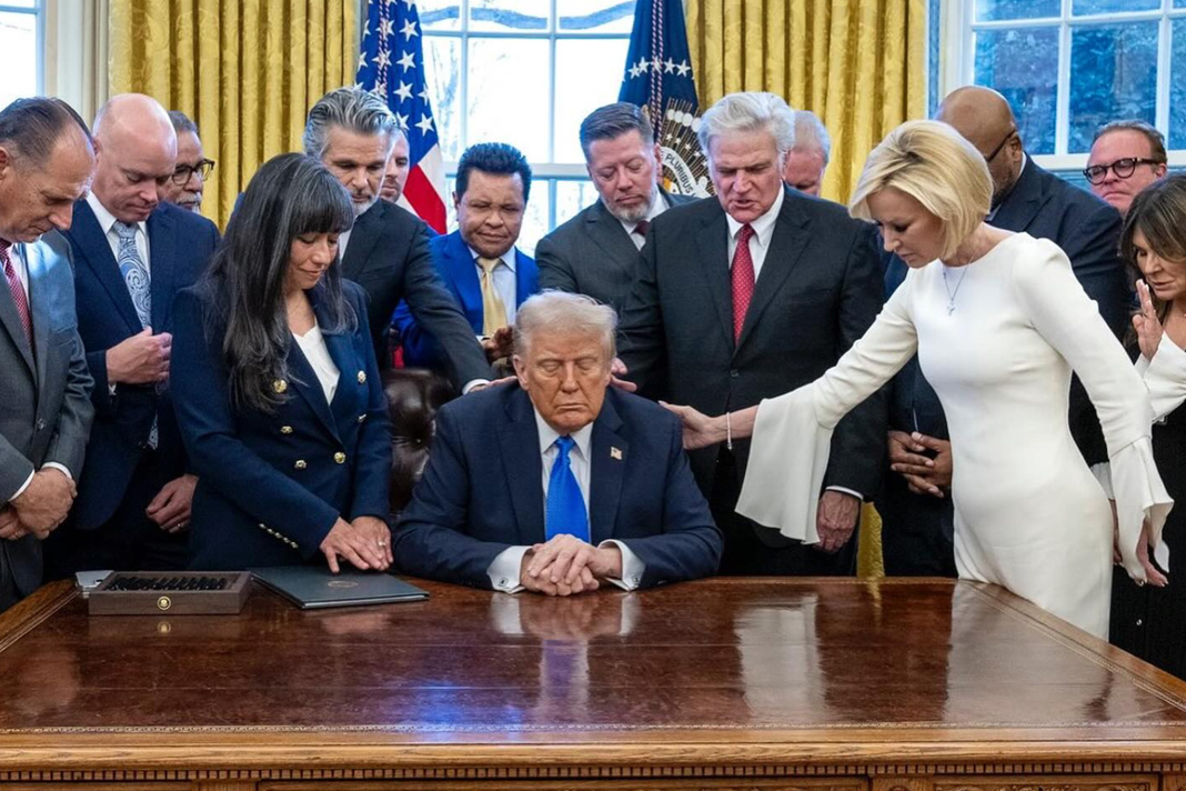 trump-calls-for-national-rededication-to-god-through-prayer trump-calls-for-national-rededication-to-god-through-prayer